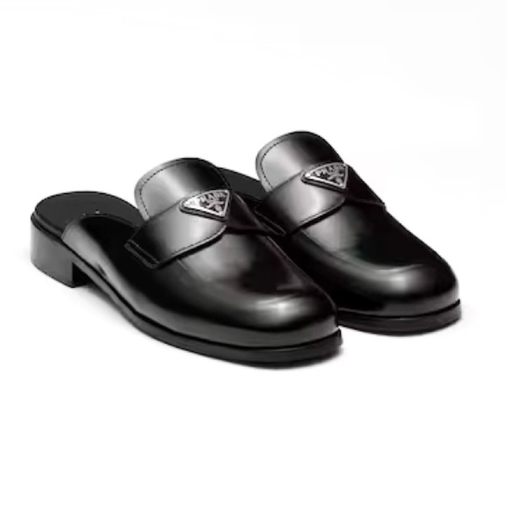 PRADA Women’s Logo-Plaque Polished-finish Mules. Bleu. US7.5, EU37.5 - Picture 2 of 12